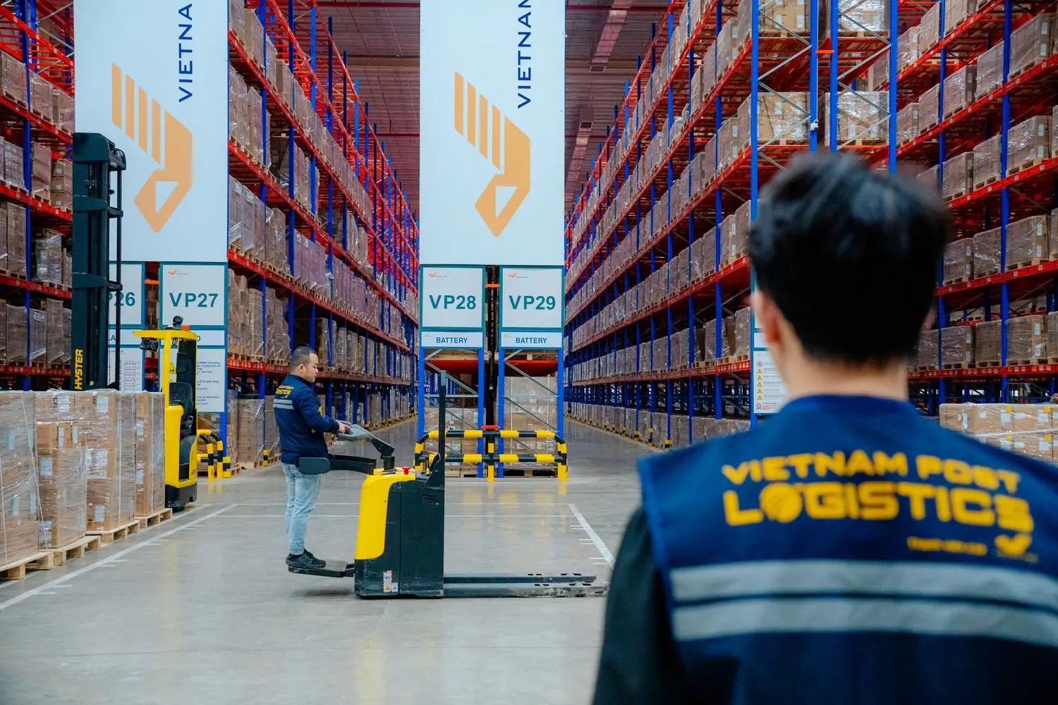 Hình ảnh trong kho của Vietnam Post Logistics