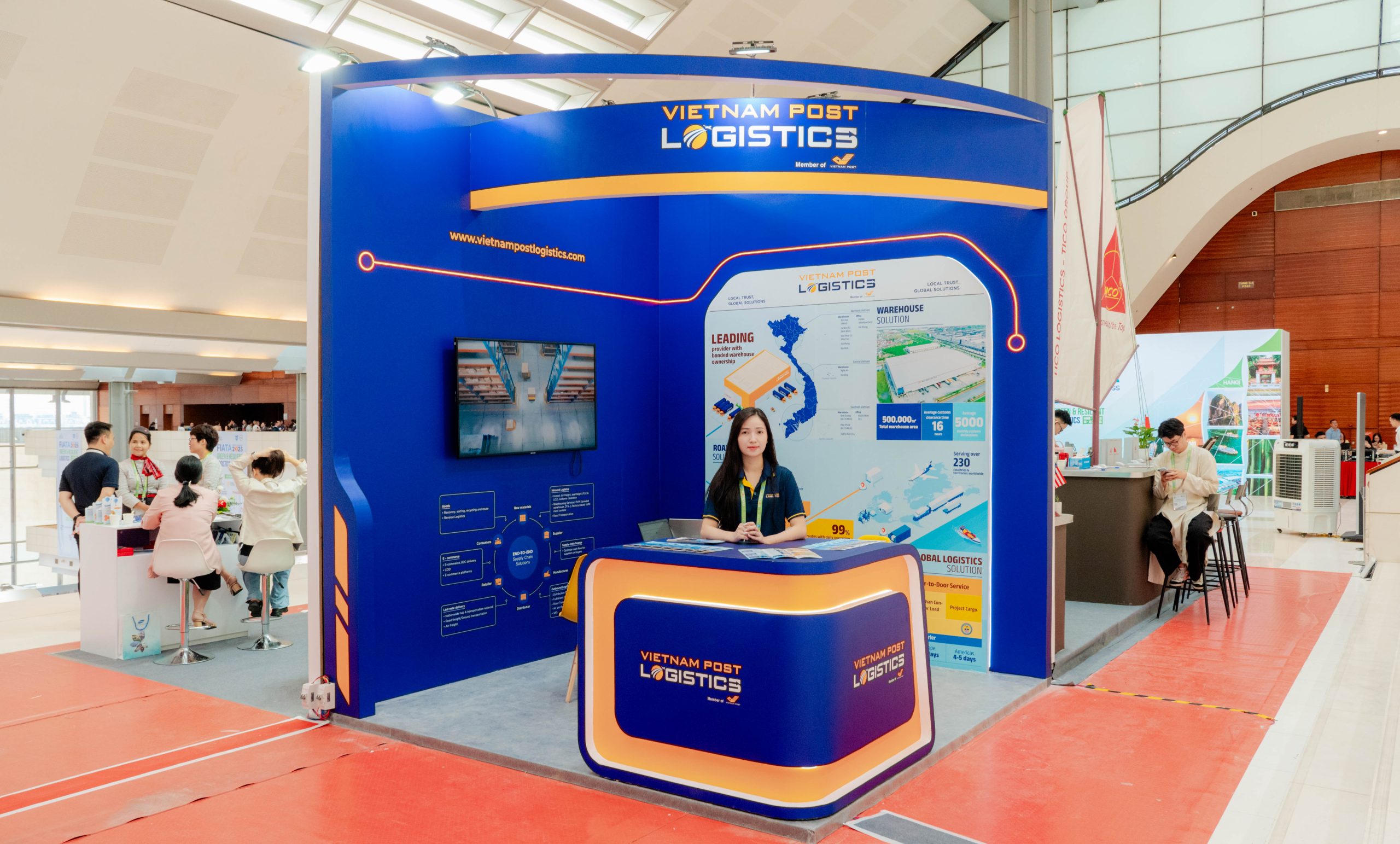 gian hàng Vietnam Post Logistics tại FIATA