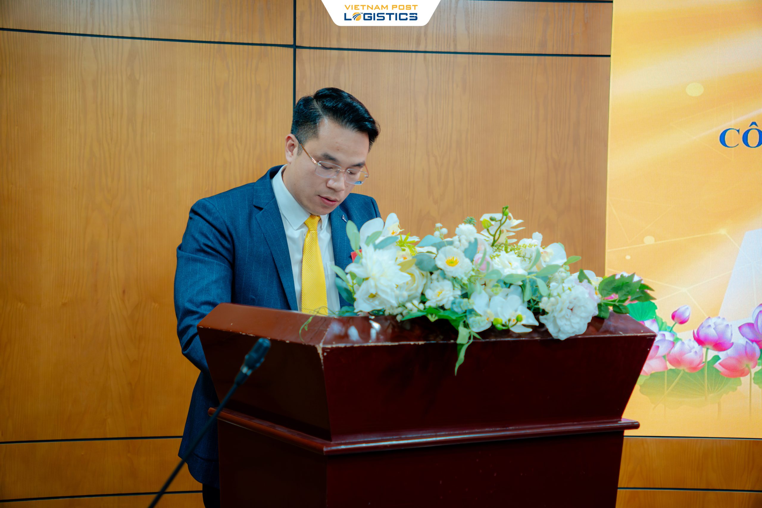 giám đốc Công ty Logistics phát biểu
